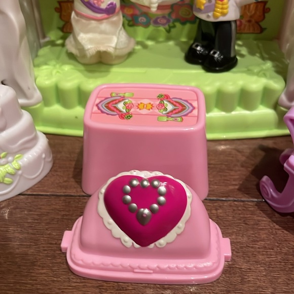 Fisher Price Little People Garden Wedding - Picture 3 of 6